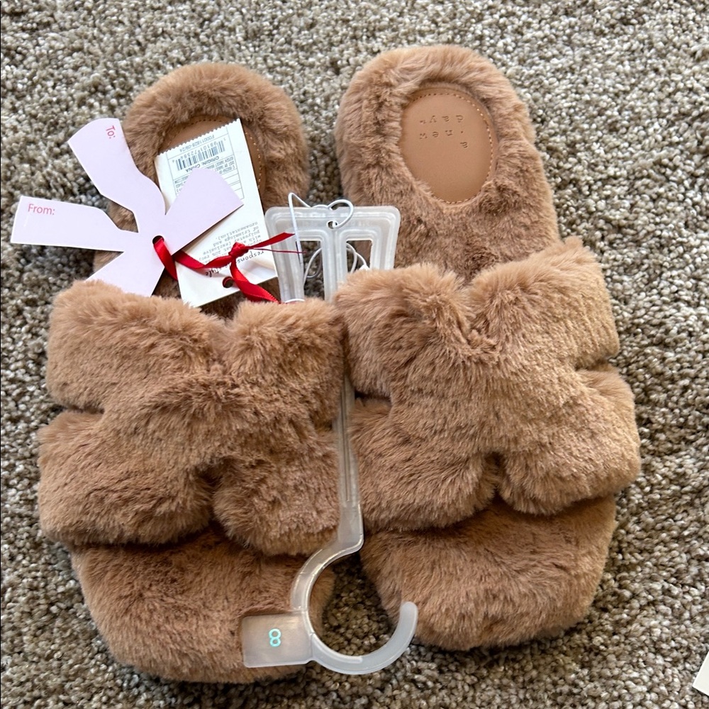 Brown Slippers + Pearl Earrings Set - Picture 6 of 8